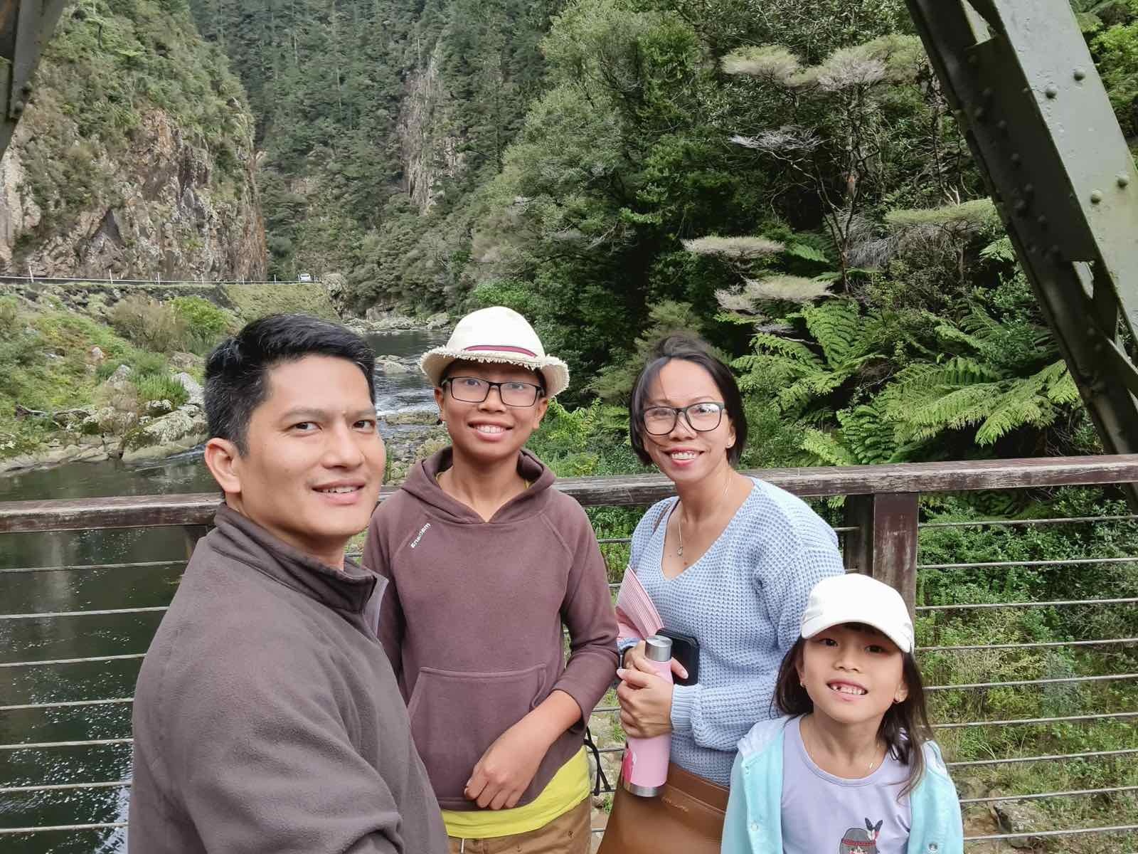 ‘Thay con truong thanh, toi biet du hoc la quyet dinh dung’ hinh anh