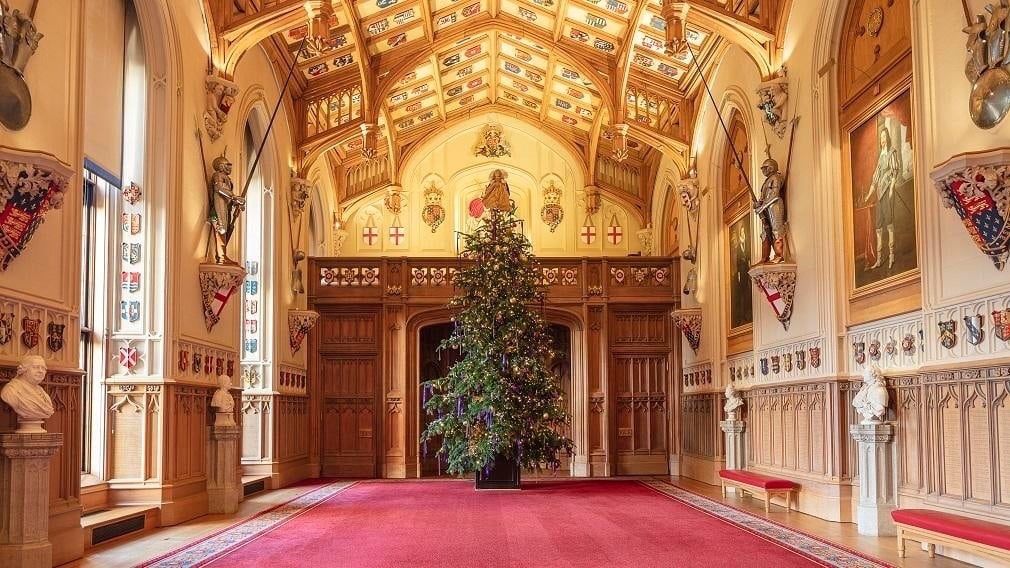 Giang sinh trong cung dien Hoang gia Anh hinh anh