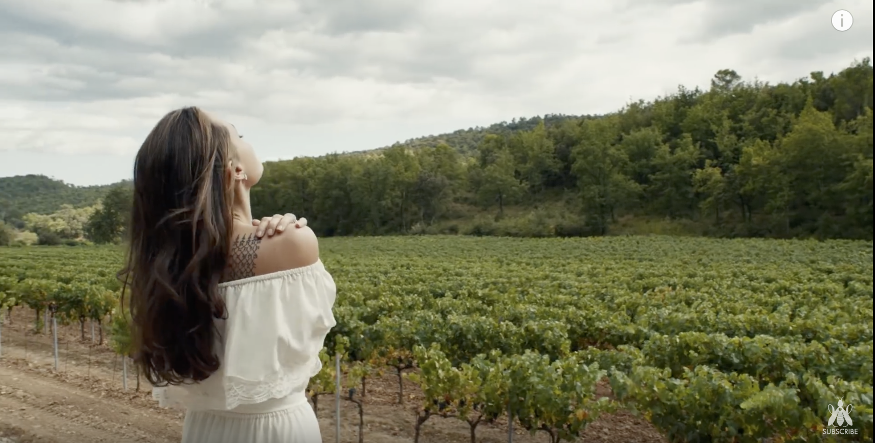 Angelina Jolie quang cao anh 2