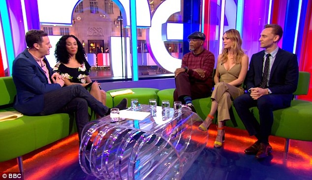 Brie Larson mặc hở ảnh 2 Brie Larson mac ho anh 2