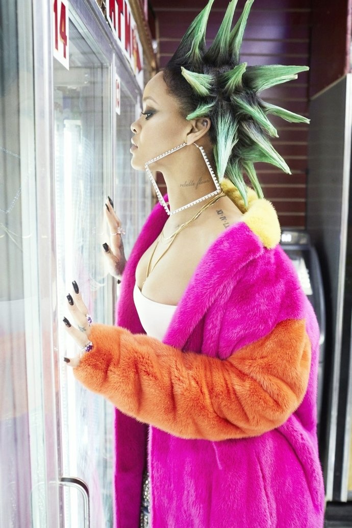 Rihanna tren tap chi Paper anh 5