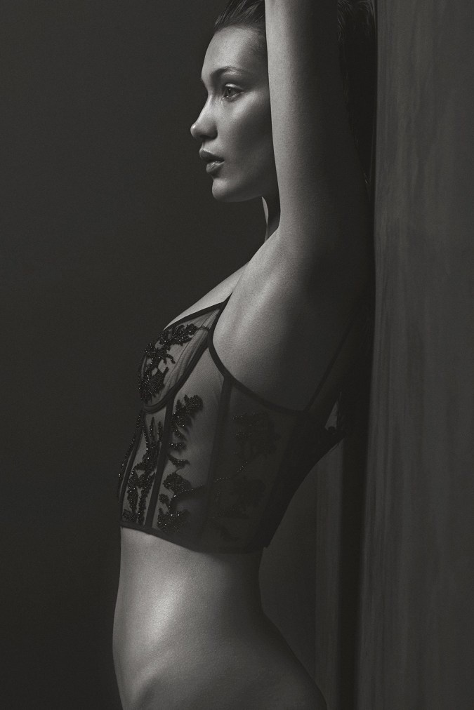 Bella Hadid khoa than anh 6