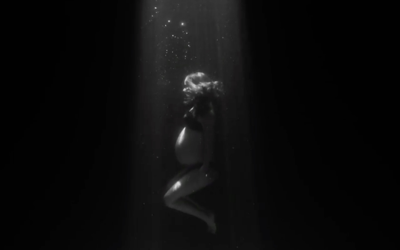 Natalie Portman khoe bụng bầu trong MV nhạc ảnh 2 Natalie Portman khoe bung bau trong MV nhac anh 2