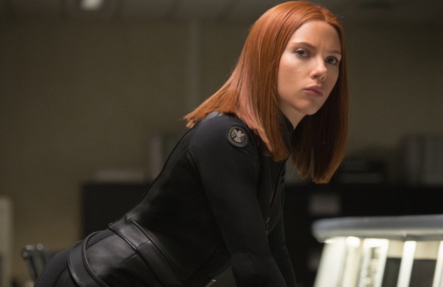 Khi Scarlett Johansson, Angelina Jolie giau bung bau di dong phim hinh anh