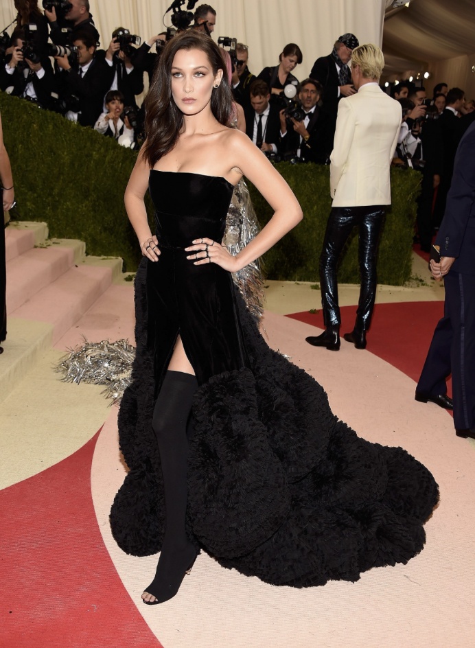 trang phuc tham do Met Gala anh 4