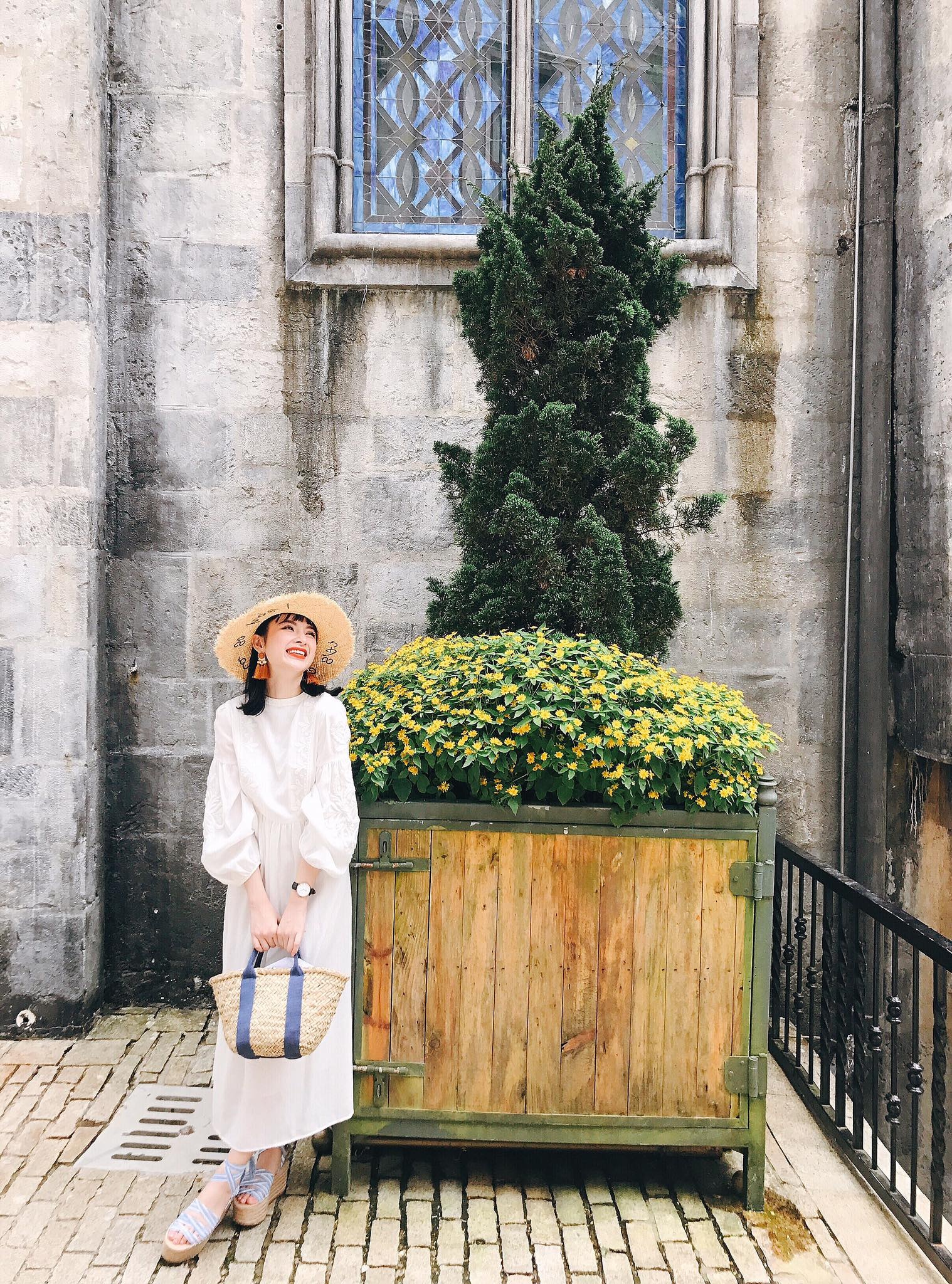 Angela Phuong Trinh va me anh 5