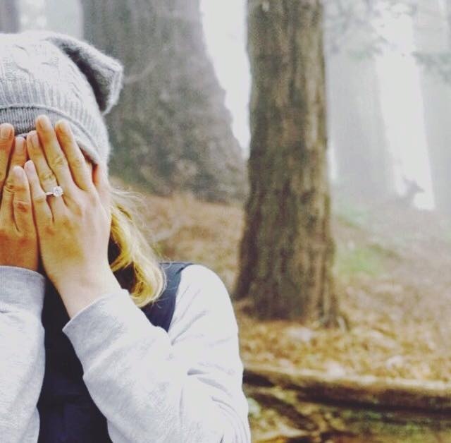 Emily VanCamp đính hôn ảnh 2 Emily VanCamp dinh hon anh 2