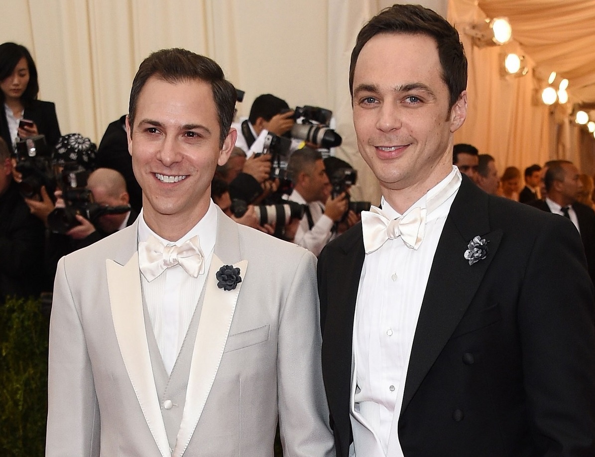 Sao nam truyen hinh dat gia nhat the gioi bi mat ket hon dong gioi hinh anh