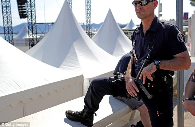 An ninh duoc that chat toi da truoc them LHP Cannes 2017 hinh anh