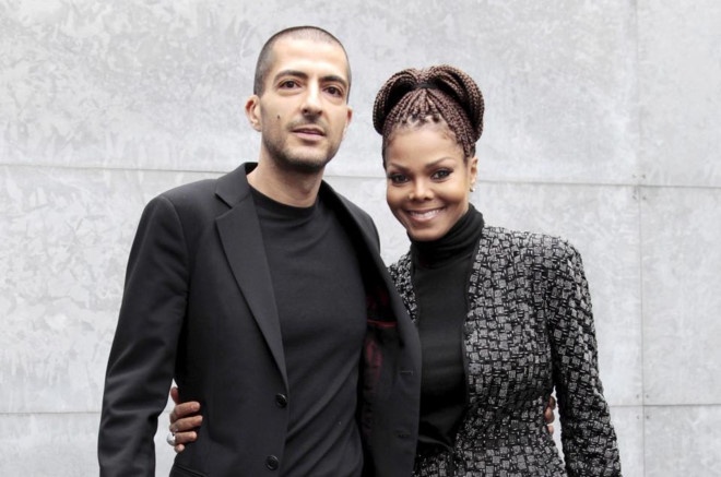 Da ly hon, Janet Jackson van duoc chong tang 100 bong hong sinh nhat hinh anh
