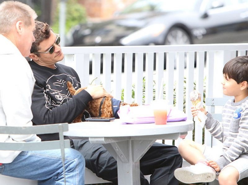 Orlando Bloom trong con cho Miranda Kerr anh 5