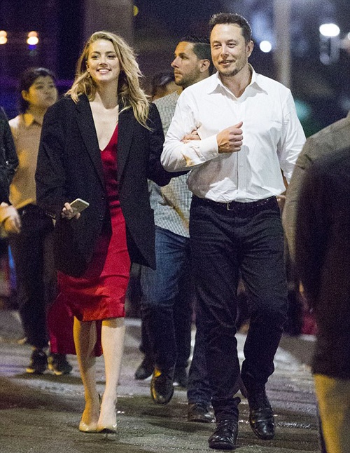 Amber Heard va  ban trai ty phu anh 1