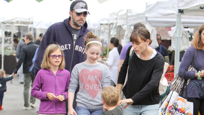 Jennifer Garner đáp trả tin đồn đau khổ sau ly hôn ảnh 2 Jennifer Garner dap tra tin don dau kho sau ly hon anh 2