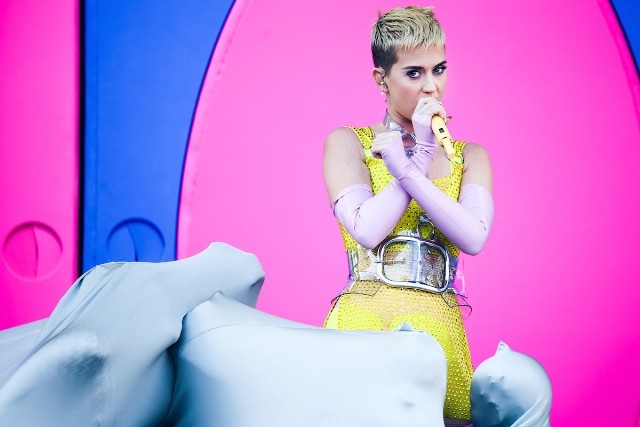 Katy Perry xin lỗi Taylor Swift  ảnh 3 Katy Perry xin loi Taylor Swift anh 3