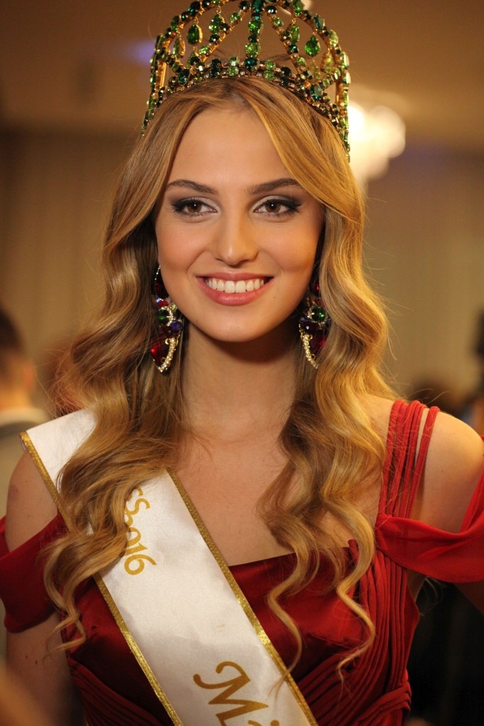 top 20 hoa hau dep nhat the gioi nam 2016 anh 16