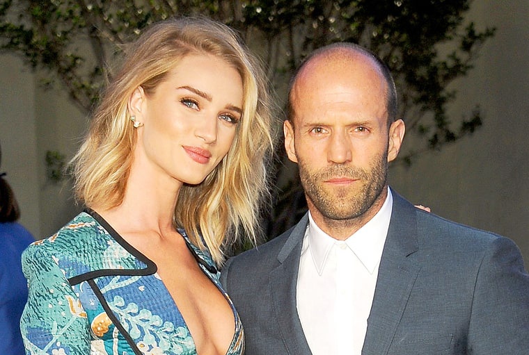 Jason Statham cung ban gai sieu mau don con trai dau long hinh anh