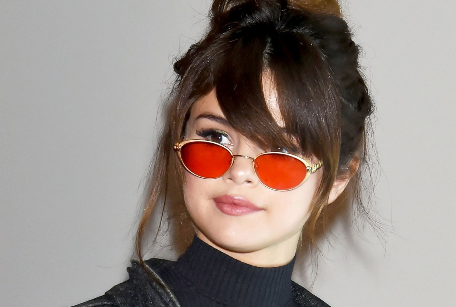 Kinh mat ban nho 'khuay dao' lang thoi trang he hinh anh