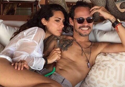 Marc Anthony hen ho hoa hau Italy kem 20 tuoi hinh anh