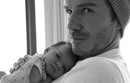 Harper Beckham: Cong chua nho trong long bo nay da lon hinh anh