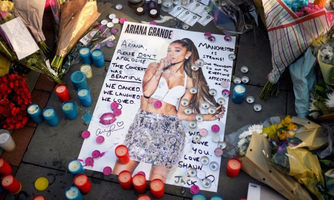 Ariana Grande la cong dan danh du cua Manchester anh 2