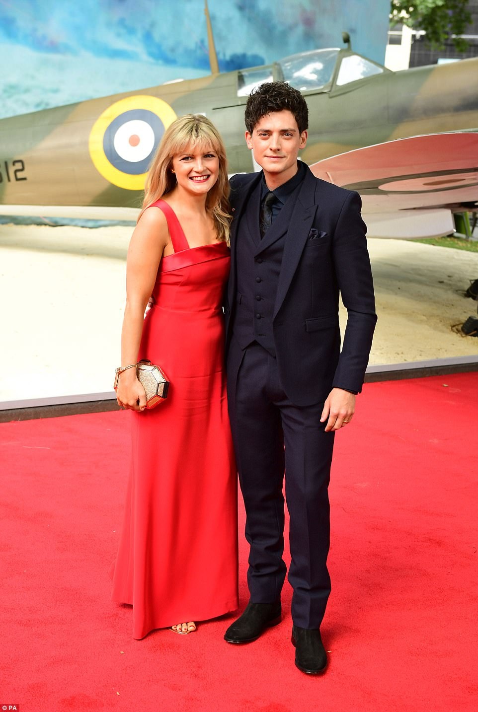 dan sao nam dien trai ra mat Dunkirk o London anh 13