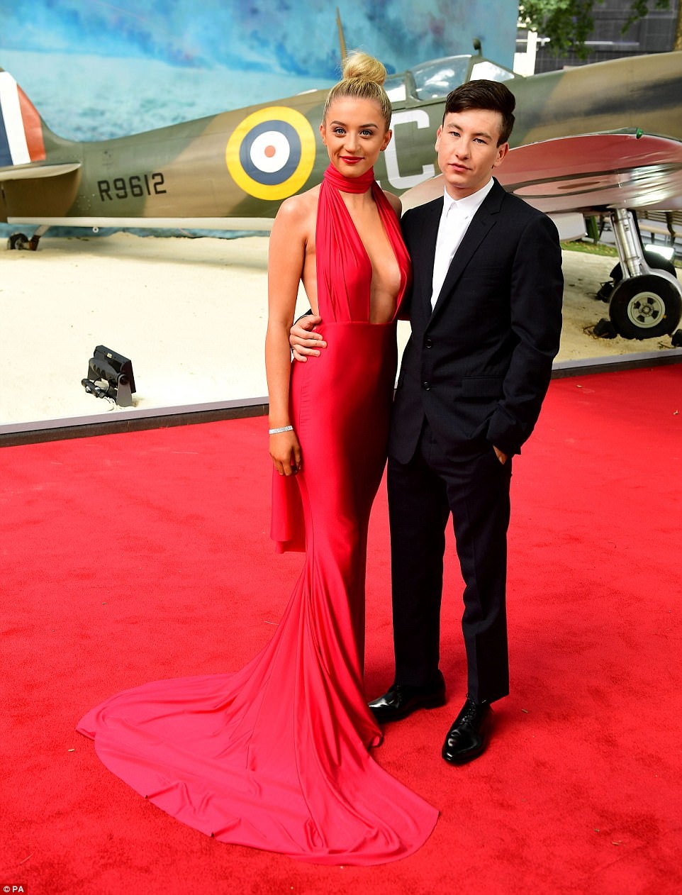 dan sao nam dien trai ra mat Dunkirk o London anh 10