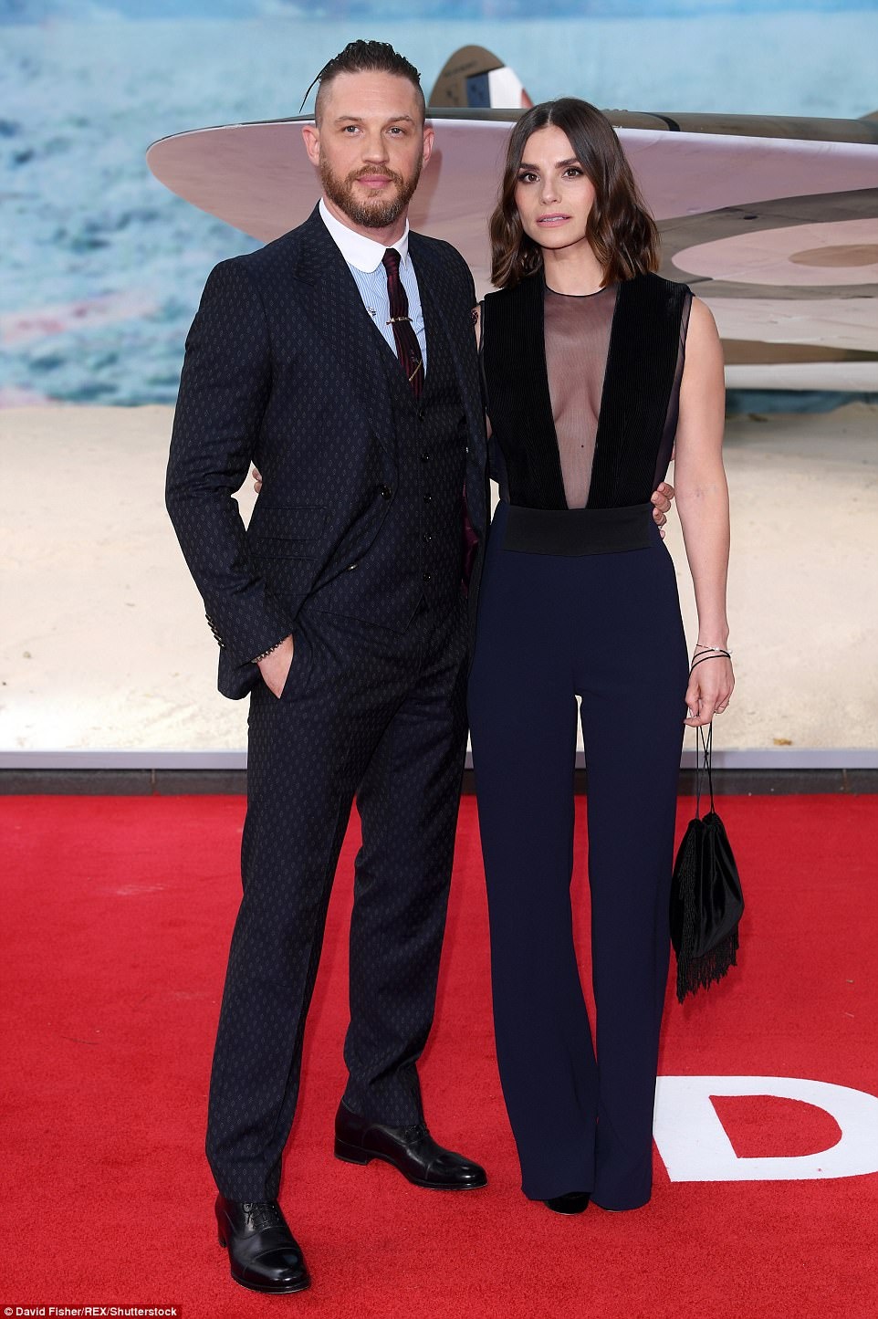 dan sao nam dien trai ra mat Dunkirk o London anh 7