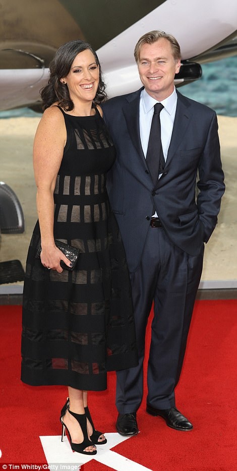 dan sao nam dien trai ra mat Dunkirk o London anh 8