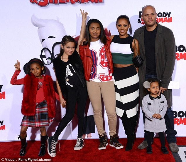 Mel B tro cap cho chong anh 2