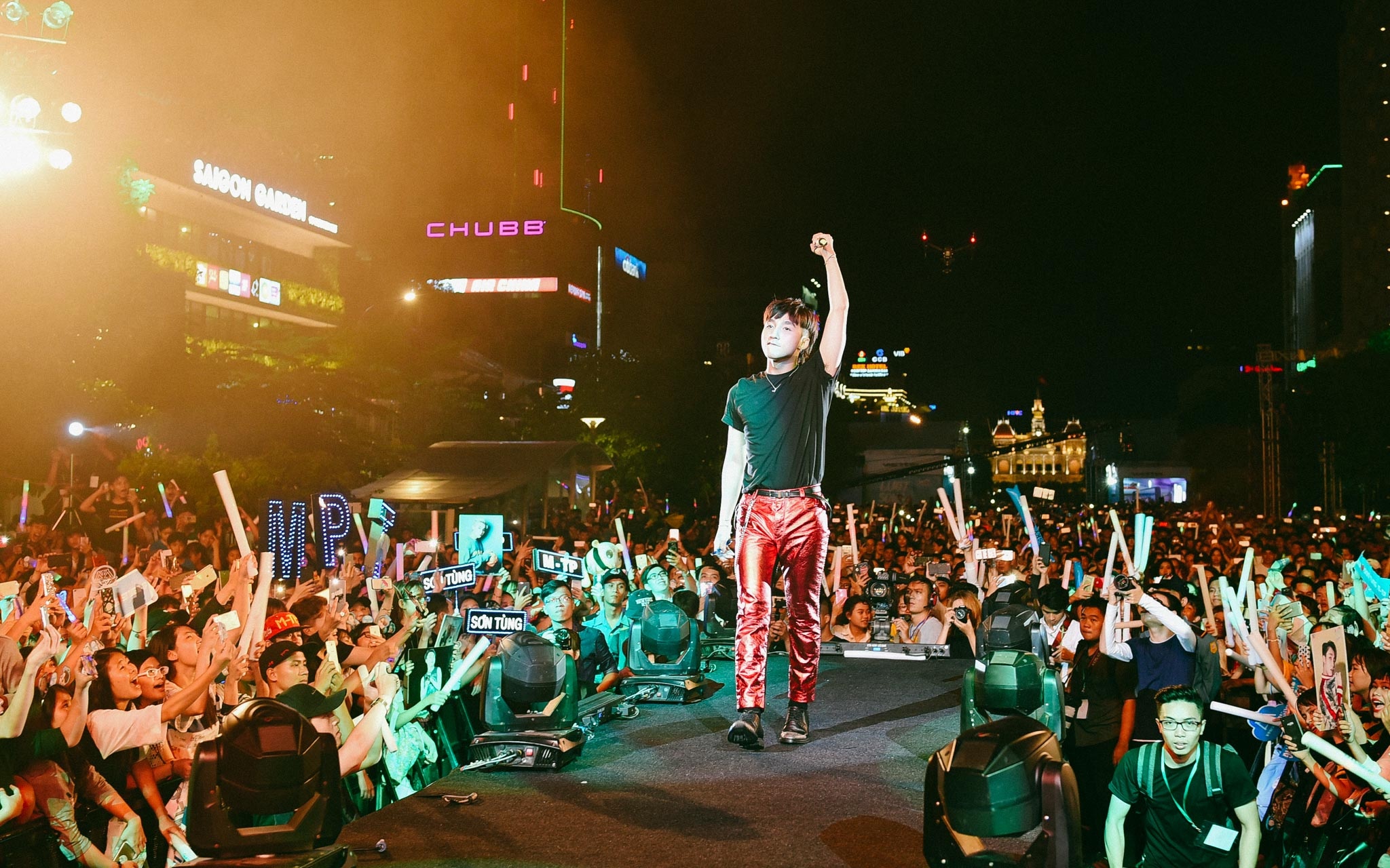 Son Tung MTP song ca voi pho tong giam doc Vietel anh 3