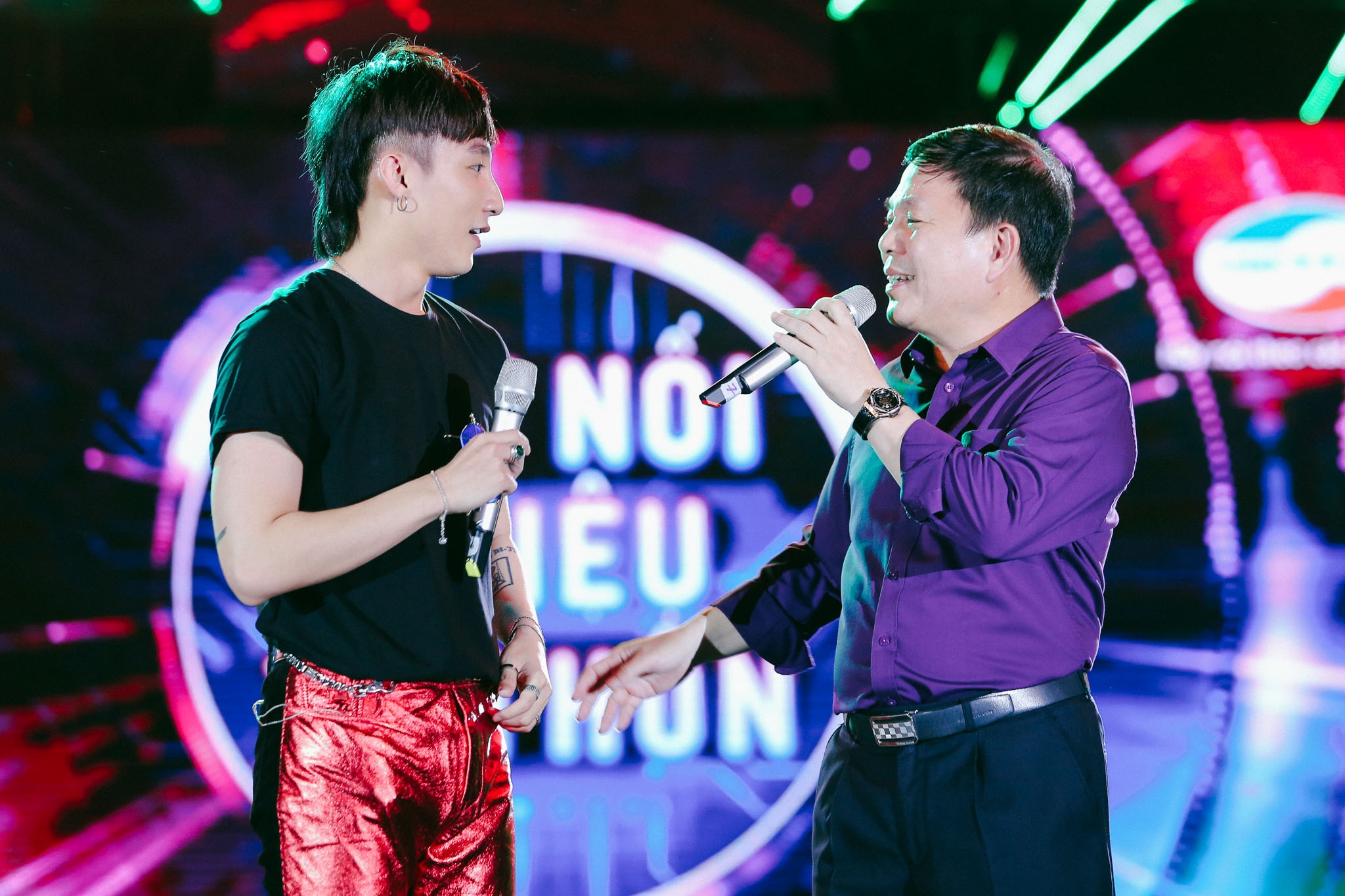 Son Tung MTP song ca voi pho tong giam doc Vietel anh 2