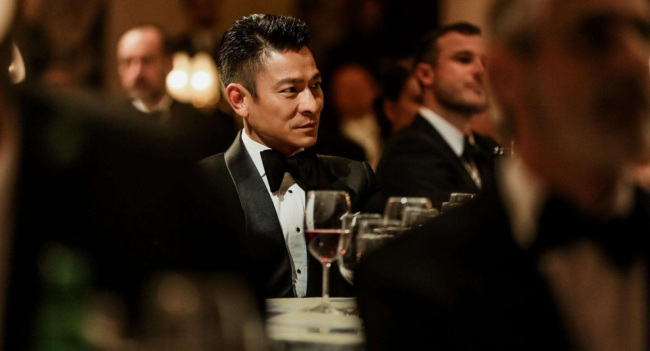 Luu Duc Hoa va Thu Ky tro lai trong tac pham hanh dong moi hinh anh