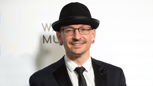 Chester Bennington va qua khu bi lam dung tinh duc, gia dinh bo roi hinh anh