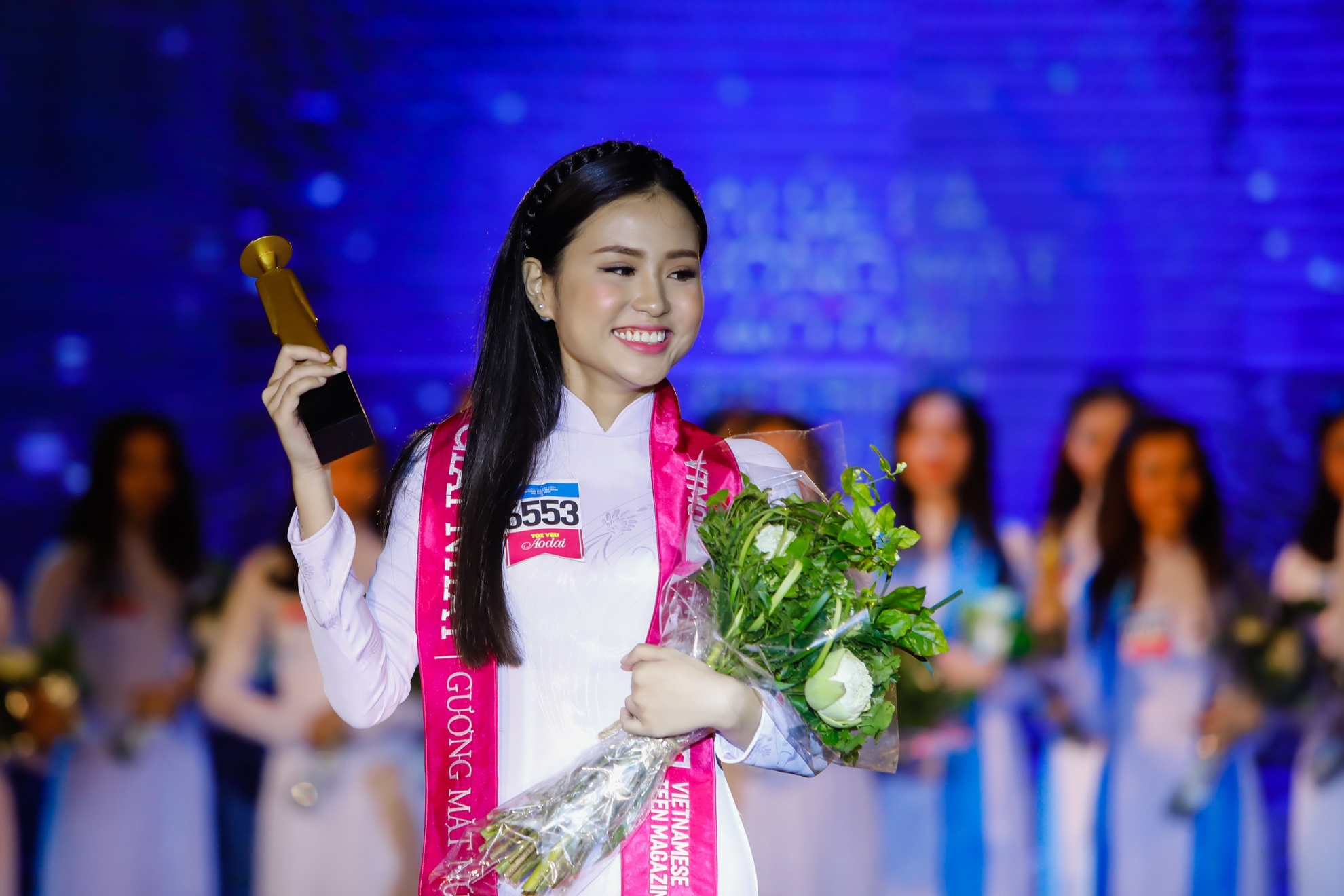 Phan trao giai cuoc thi Tim kiem guong mat nu sinh ao dai 2017 hinh anh