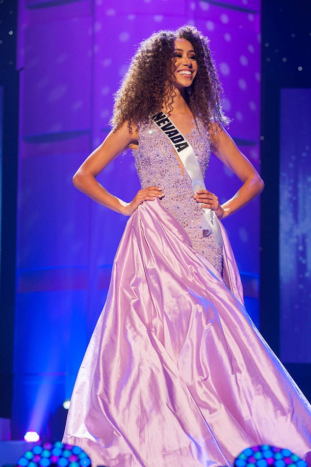 Hoa hau tuoi teen My 2017 anh 7