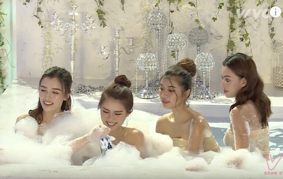 Thi sinh coi ao, tam bon gay tranh cai o tap 10 The Face hinh anh