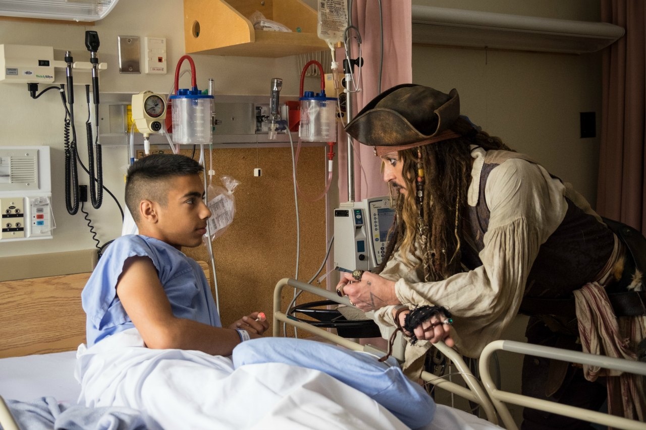 Johnny Depp hoa than Jack Sparrow anh 7