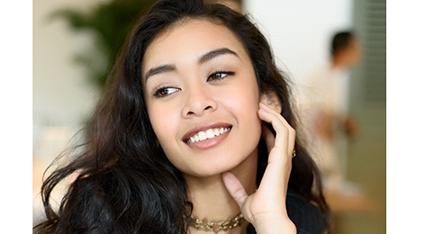 Nu chinh 'Glee': Toi khong the dep nhu Angela Phuong Trinh hinh anh