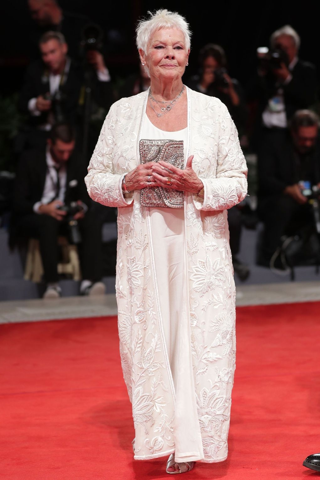 dien vien coi tran tren tham do anh 13