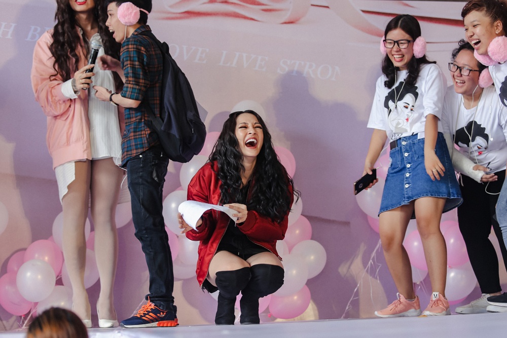 Bảo Anh lập kỷ lục fan meeting lớn nhất ảnh 5 Bao Anh lap ky luc fan meeting lon nhat anh 5