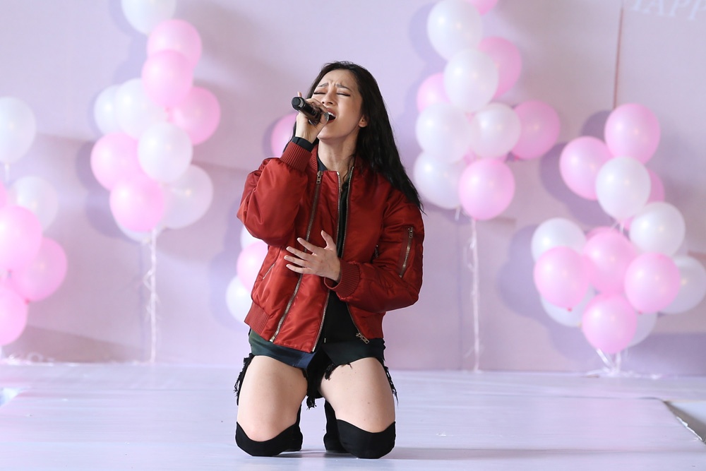 Bảo Anh lập kỷ lục fan meeting lớn nhất ảnh 8 Bao Anh lap ky luc fan meeting lon nhat anh 8