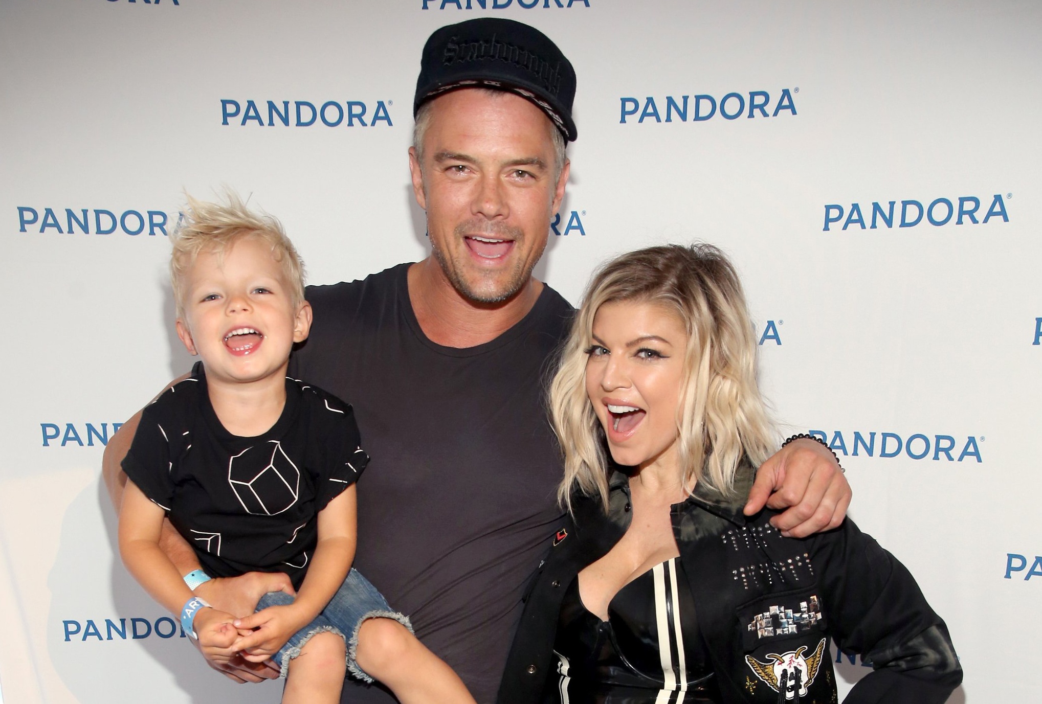 Fergie vui ve xuat hien sau khi ly hon chong hinh anh