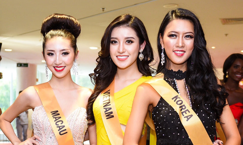 Huyen My lac long giua dan thi sinh hoa hau hat 'Despacito' hinh anh