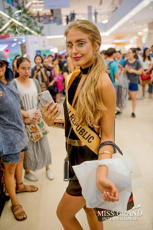 trang phuc huyen my Hoa hau Hoa binh quoc te 2017 anh 6