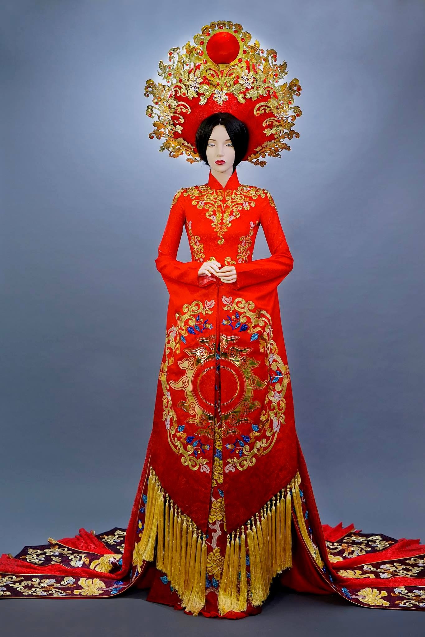 trang phuc truyen thong cua Huyen My anh 5