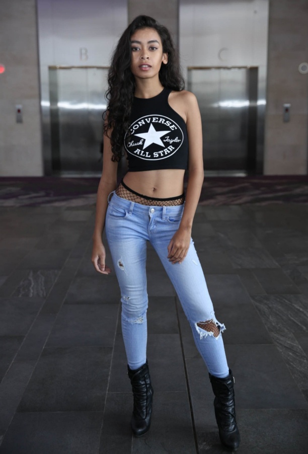 phong cach thoi trang cua Cindy V anh 10