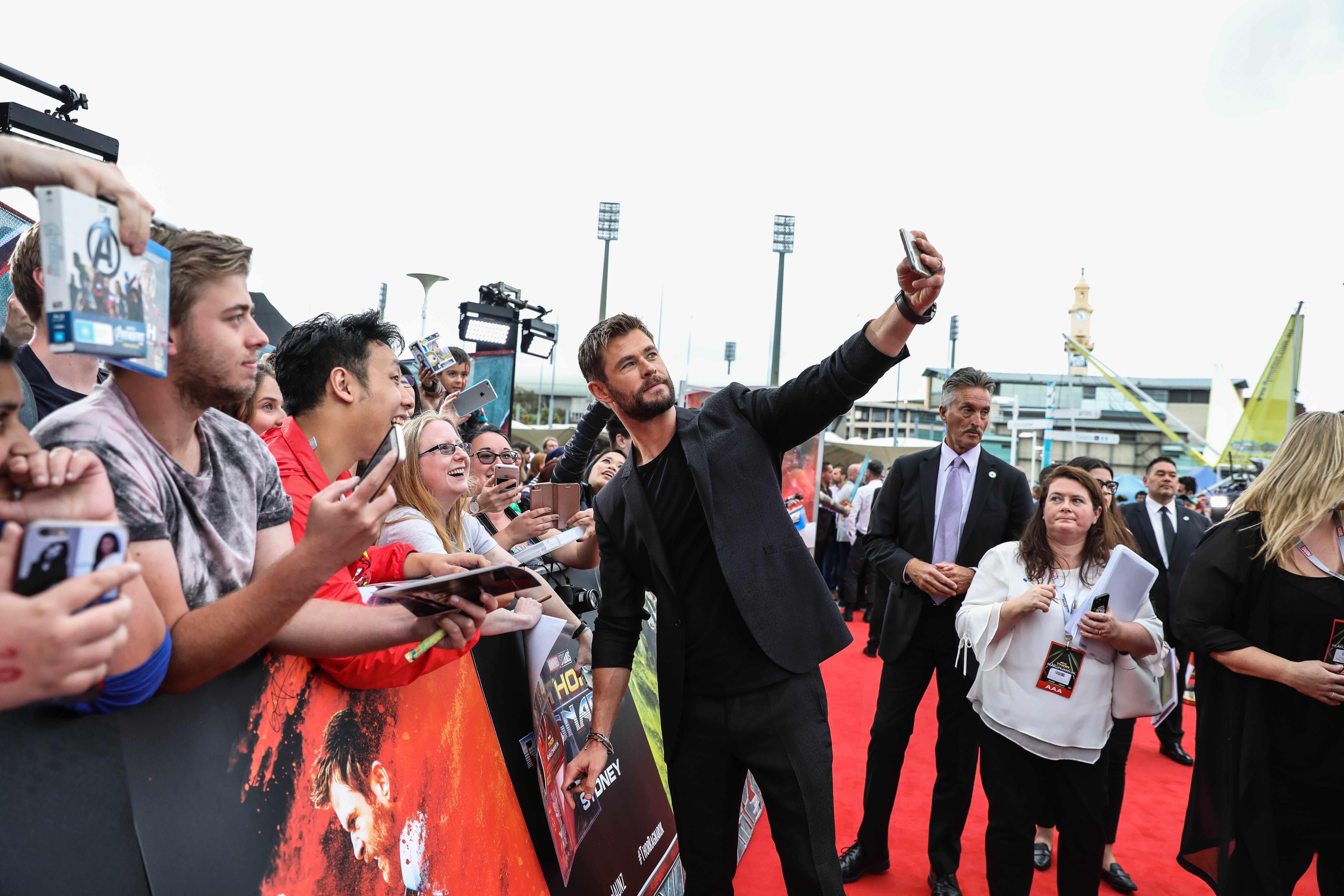 ra mat phim Thor: Raganarok anh 3