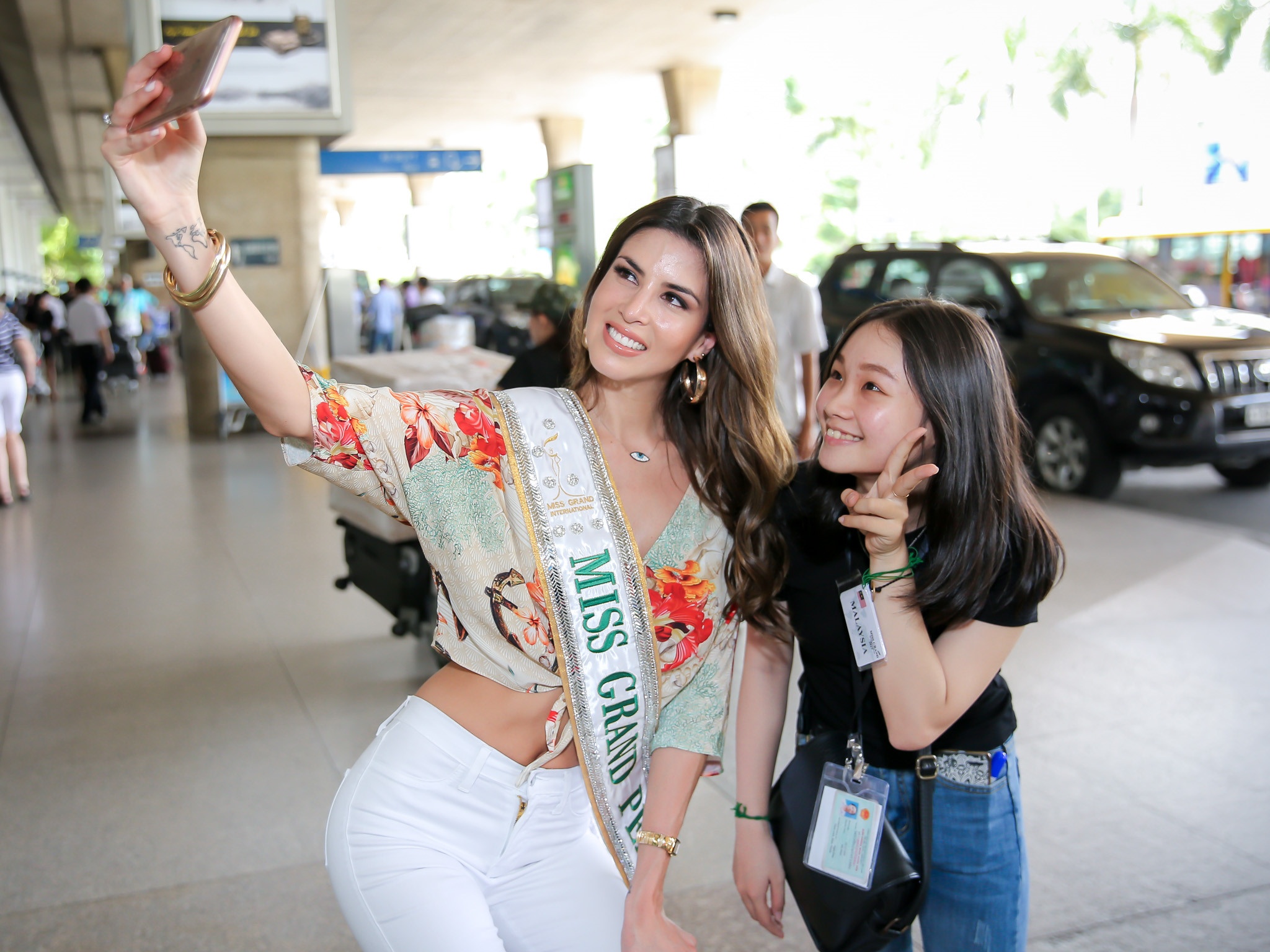 chan dung nhan sac Hoa hau Hoa binh quoc te anh 8