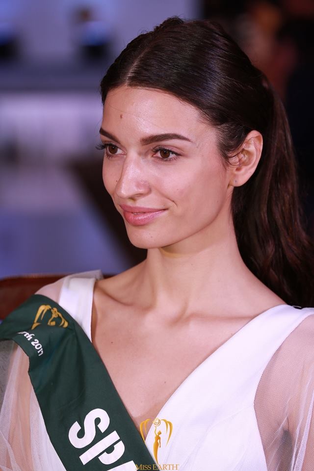 mat moc cua thi sinh Hoa hau Trai Dat anh 4