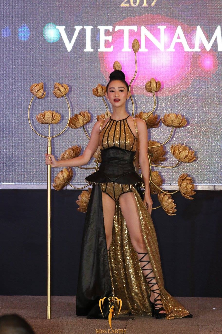 ha thu hoa hau trai dat 2017 anh 1